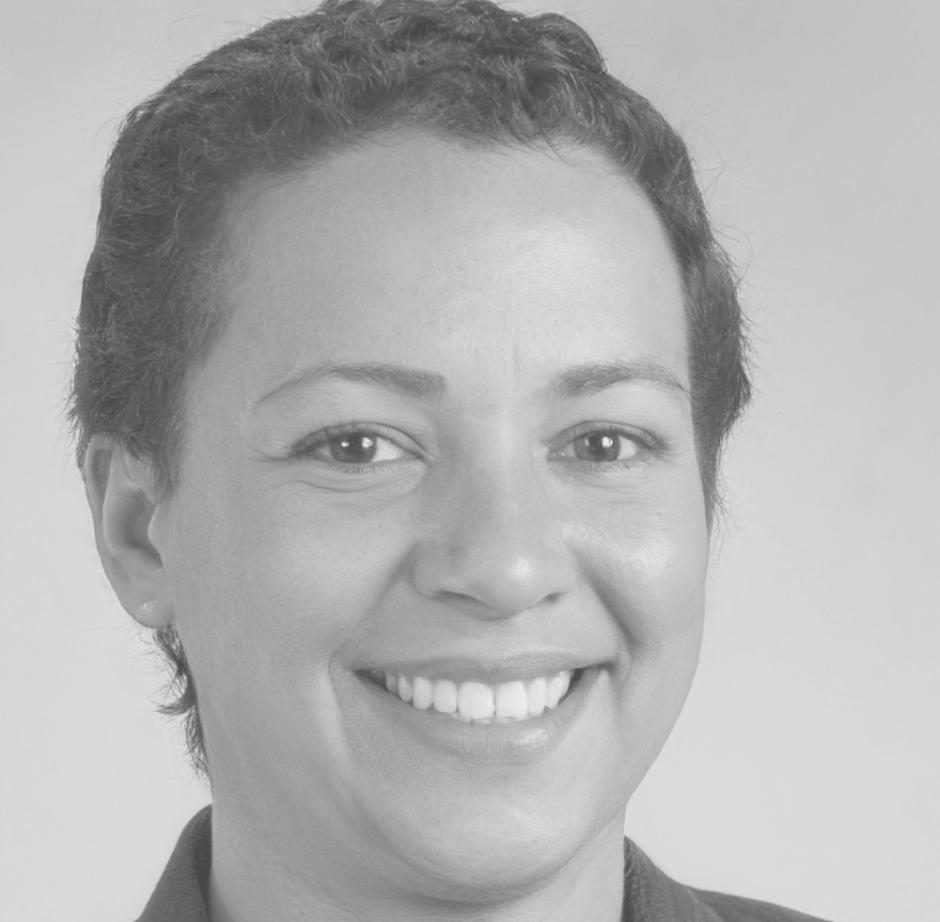 Professional financial advisor specializing in international student services
